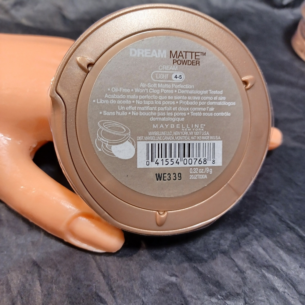 Maybelline Dream Matte Powder - Cream Light 4.5 - Picture 2 of 2